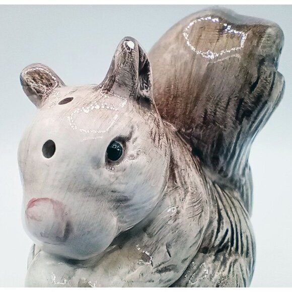 Squirrel Tree Stump Salt Pepper Shakers Hand Painted Vintage OCI Japan - Picture 5 of 13